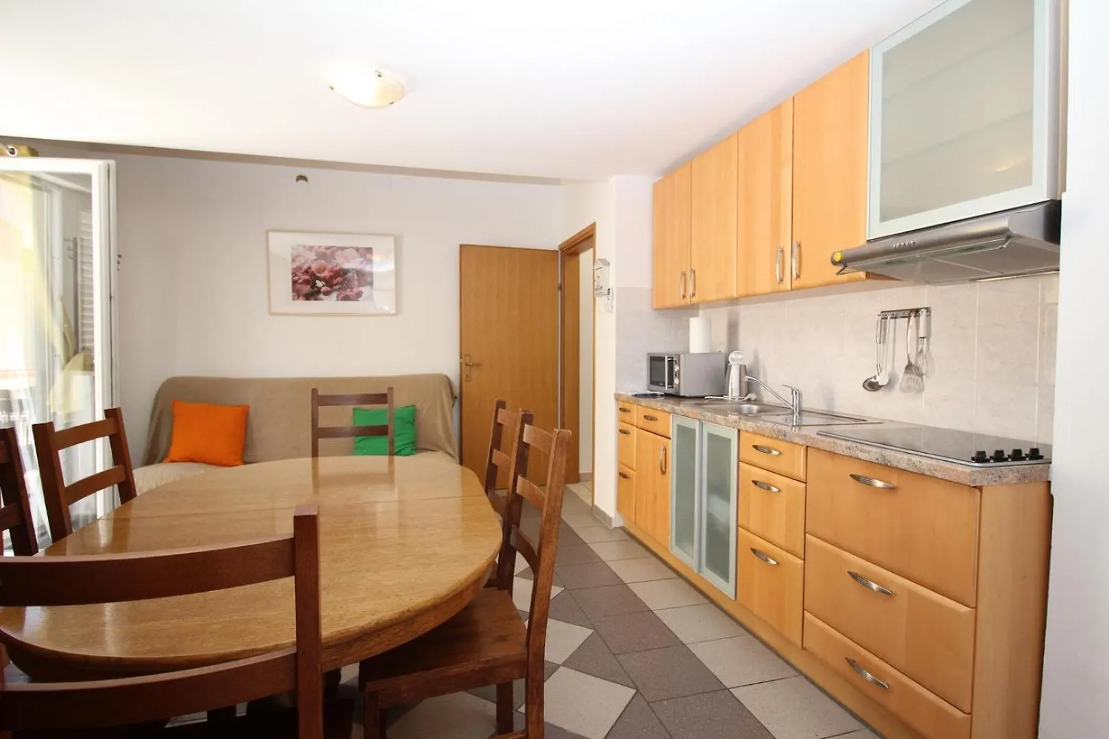 Apartments Mikulan Beach 바슈카 0*,