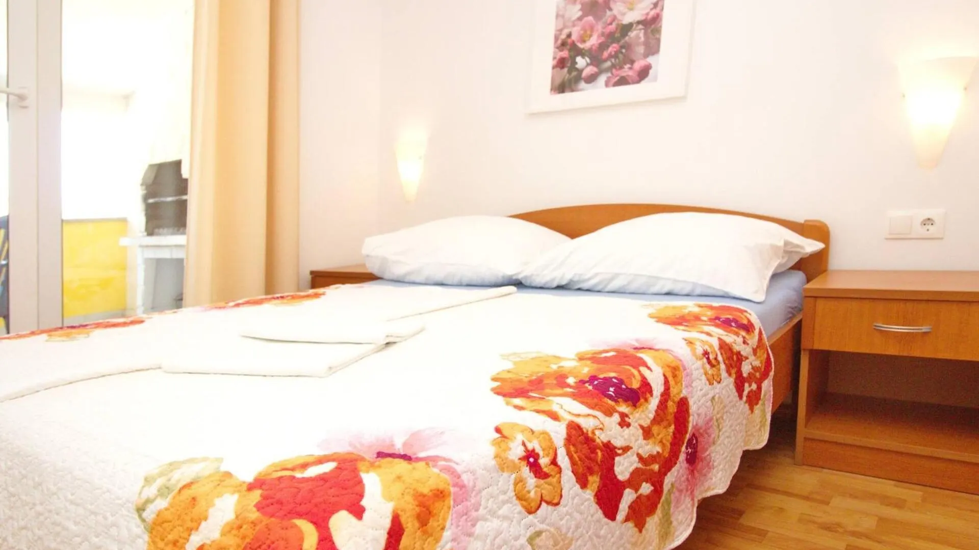 Apartments Mikulan Beach 바슈카