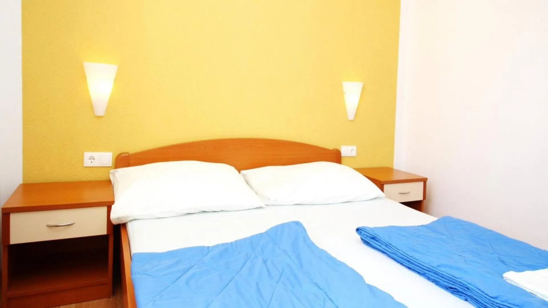 Apartments Mikulan Beach Baska  0*, Baska (Krk)
