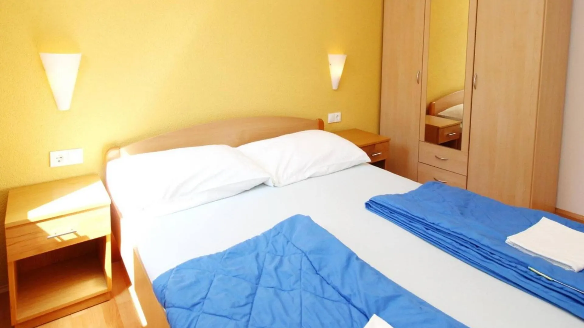 Apartments Mikulan Beach Baska