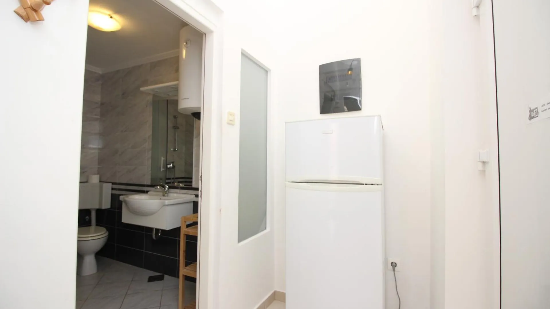 Apartments Mikulan Beach Baska  Guest house Baska (Krk)